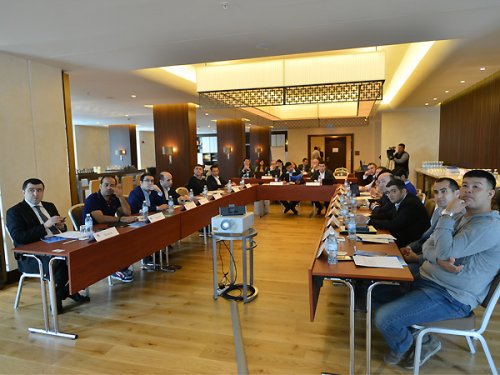 UEFA-nın Bakıda seminarı və Olimpiya Stadionunda futbol - FOTOLAR