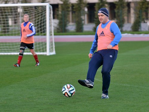 UEFA-nın Bakıda seminarı və Olimpiya Stadionunda futbol - FOTOLAR