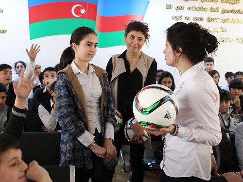 Avropa çempionatının təbliğatı Bakı məktəblərində - FOTOLAR