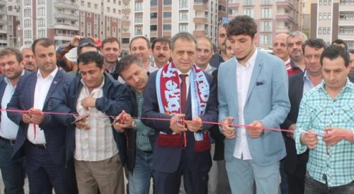 Hakimə "qırmızı" göstərən futbolçuya böyük mükafat