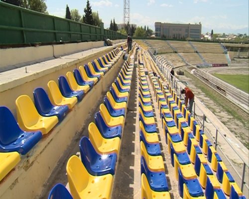 Gəncə stadionuna plastik oturacaqlar quraşdırılır - FOTOLAR