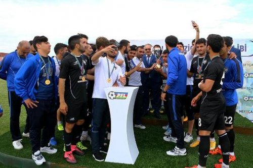 "Neftçala"nın çempionluq selfisi - FOTOLAR