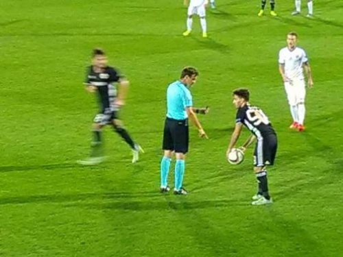 "Qarabağ"ın futbolçusunun forması cırıldı - FOTOLAR