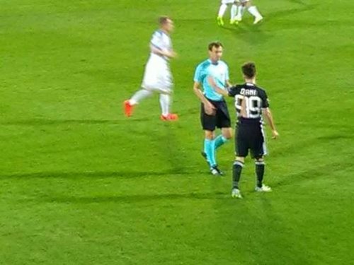 "Qarabağ"ın futbolçusunun forması cırıldı - FOTOLAR