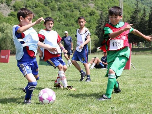 "Məşqdən çıxan kimi telefona tərəf qaçırlar" - LAYİHƏ