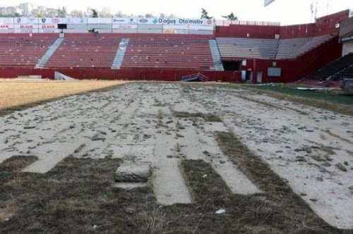 Azərbaycan millisinin ilk ev arenası dağılır - FOTOLAR