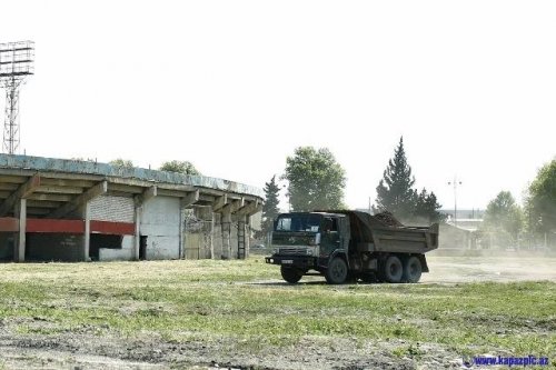 Gəncə şəhər stadionunda təmir işləri sürətləndi - FOTOLAR