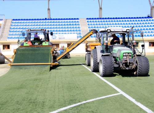 "Sumqayıt"ın stadionunun ot örtüyü söküldü