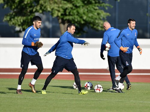 "Bizi çətin oyunun gözlədiyini bilirik" - FOTOLAR