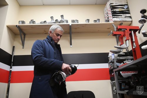 Mourinyo buzun üstünə yıxıldı - FOTOLAR