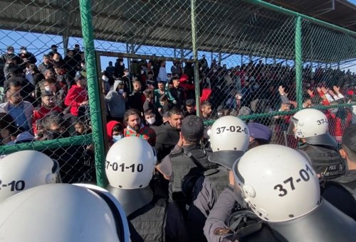 Futbol matçında kütləvi dava - FOTO