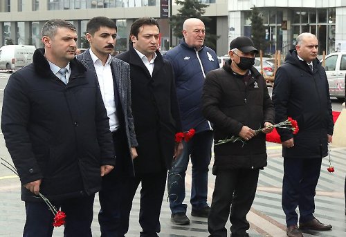 De Byazi Xocalı abidəsini ziyarət etdi - FOTOLAR