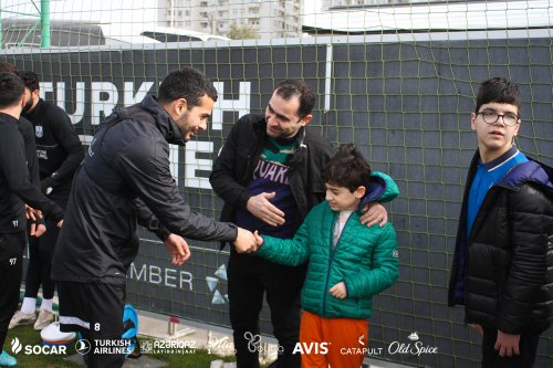 Autizmli uşaqlar “Neftçi”nin məşqində - FOTOLAR