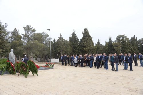 Azad Rəhimovun məzarı ziyarət olundu - FOTOLAR