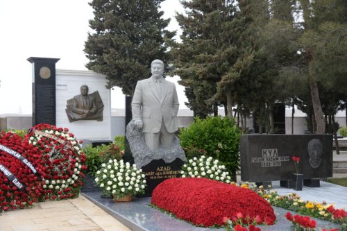 Azad Rəhimovun məzarı ziyarət olundu - FOTOLAR