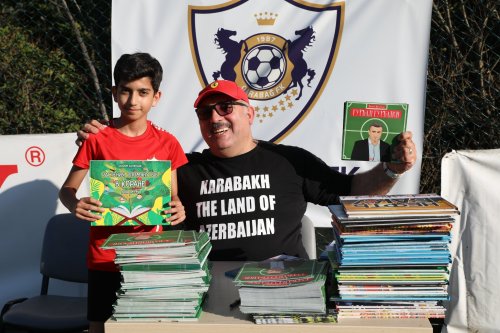 Bəhram Bağırzadədən futbolçulara hədiyyə - FOTOLAR