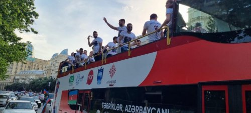 Avropa çempionatının kuboku Bakıda nümayiş olundu - FOTOLAR