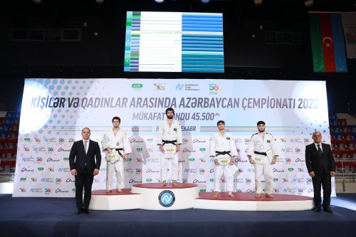 Azərbaycan çempionatında ilk qaliblər