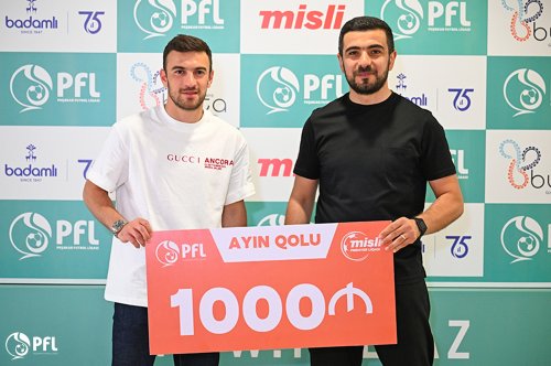 Qara Qarayev 1000 manat mükafat aldı - FOTO