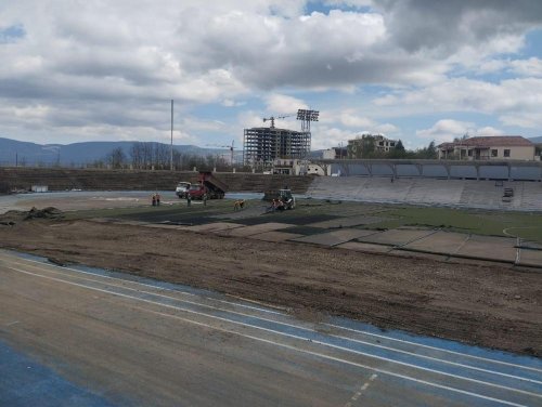 Xankəndi stadionu təmir olunur - FOTOLAR