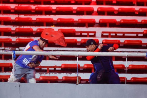 Oyun zamanı qan töküldü: 10 yaralı, 90 həbs - FOTOLAR