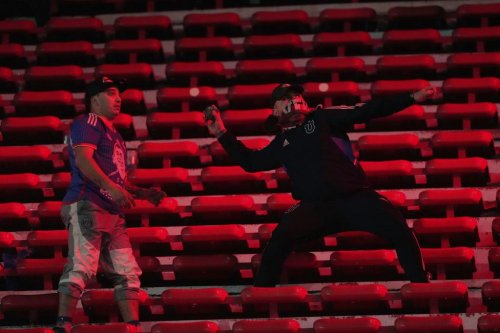 Oyun zamanı qan töküldü: 10 yaralı, 90 həbs - FOTOLAR