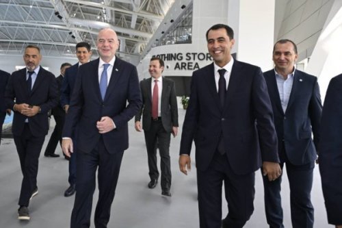 FIFA prezidenti Özbəkistanda təltif olundu - FOTOLAR
