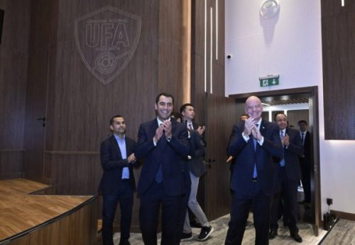 FIFA prezidenti Özbəkistanda təltif olundu - FOTOLAR