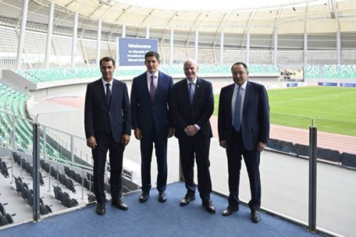 FIFA prezidenti Özbəkistanda təltif olundu - FOTOLAR