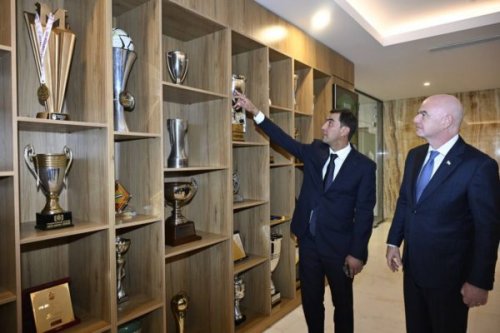 FIFA prezidenti Özbəkistanda təltif olundu - FOTOLAR