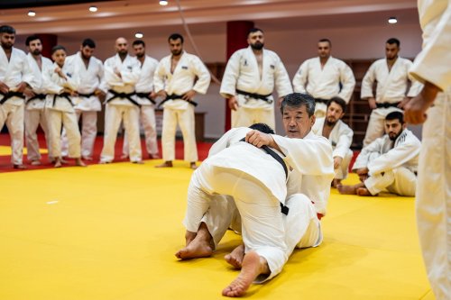 Yaponlar Bakıda seminar keçirir - FOTOLAR