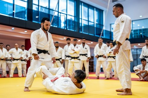 Yaponlar Bakıda seminar keçirir - FOTOLAR