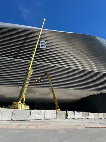 "Real Madrid" stadionunun adını dəyişdi - FOTO