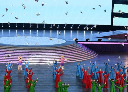 Gəncə Stadionunda MDB Oyunları üçün möhtəşəm açılış - YENİLƏNDİ - FOTOLAR Gəncə Stadionunda MDB Oyunları üçün möhtəşəm açılış - YENİLƏNDİ - FOTOLAR