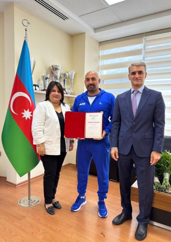 Stolüstü tennisçilərimiz mükafatlandırıldı - FOTOLAR