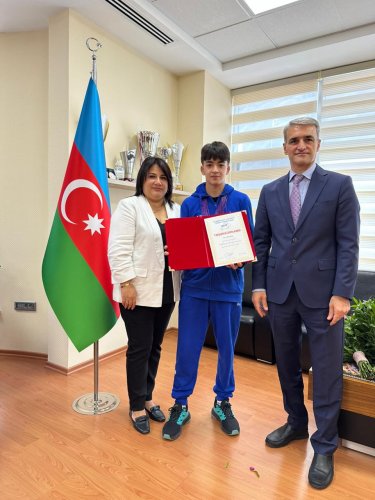 Stolüstü tennisçilərimiz mükafatlandırıldı - FOTOLAR