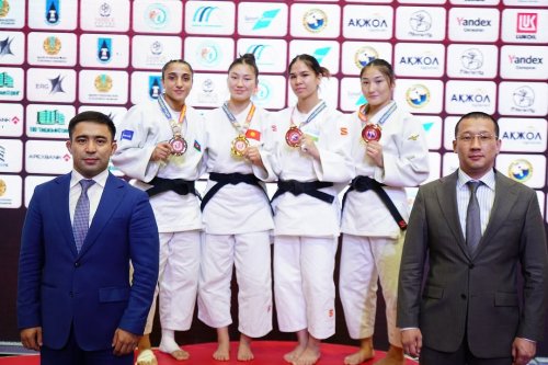 Cüdoçularımız Qazaxıstanda 6 medal qazandı - FOTOLAR