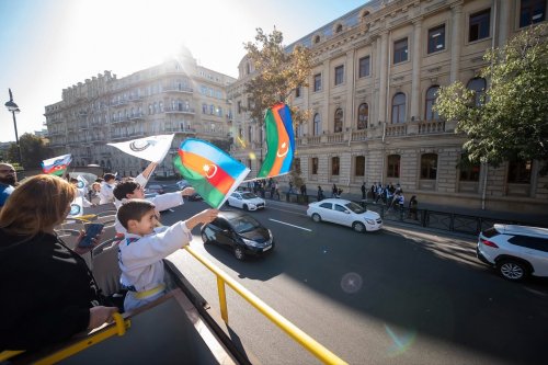 Cüdoçular “Şəhər turu”nda - FOTO Cüdoçular “Şəhər turu”nda - FOTO