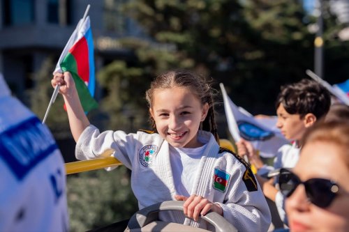 Cüdoçular “Şəhər turu”nda - FOTO Cüdoçular “Şəhər turu”nda - FOTO