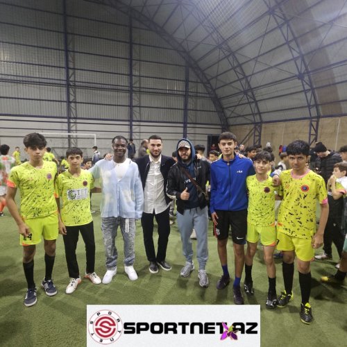 Emmanuel Addai azərbaycanca danışdı - VİDEO - FOTOLAR Emmanuel Addai azərbaycanca danışdı - VİDEO - FOTOLAR