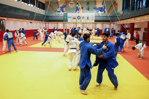 Olimpiya çempionlarımız və paracüdoçular eyni tatamidə - FOTOLAR Olimpiya çempionlarımız və paracüdoçular eyni tatamidə - FOTOLAR