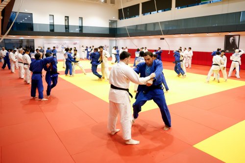 Olimpiya çempionlarımız və paracüdoçular eyni tatamidə - FOTOLAR Olimpiya çempionlarımız və paracüdoçular eyni tatamidə - FOTOLAR