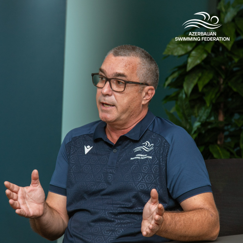 Yeni milli komandanın baş məşqçisi təqdim olundu - FOTOLAR Yeni milli komandanın baş məşqçisi təqdim olundu - FOTOLAR