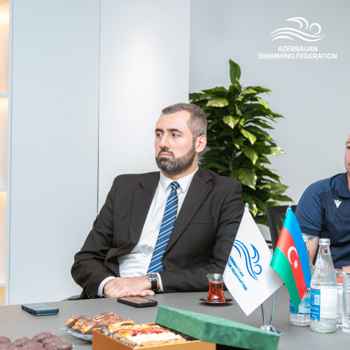 Yeni milli komandanın baş məşqçisi təqdim olundu - FOTOLAR Yeni milli komandanın baş məşqçisi təqdim olundu - FOTOLAR