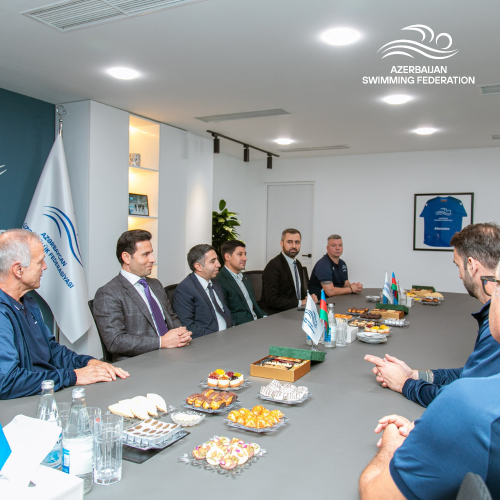 Yeni milli komandanın baş məşqçisi təqdim olundu - FOTOLAR Yeni milli komandanın baş məşqçisi təqdim olundu - FOTOLAR