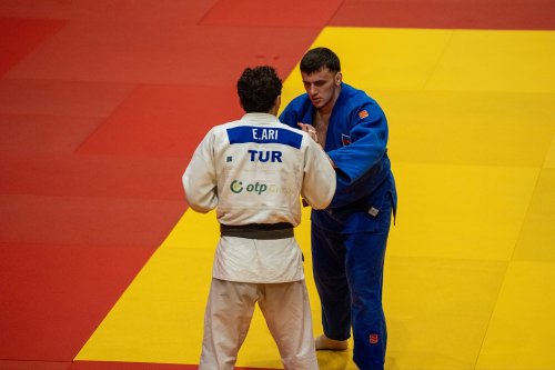 Türkiyə, Serbiya, Avstriya, Almaniya və Çexiya yığmaları Bakıda - FOTOLAR Türkiyə, Serbiya, Avstriya, Almaniya və Çexiya yığmaları Bakıda - FOTOLAR