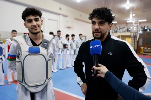 Kadi öz oxşarını Bakıda tapdı - FOTOLAR