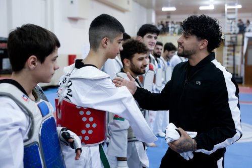 Kadi öz oxşarını Bakıda tapdı - FOTOLAR