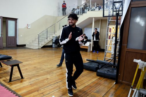 Kadi öz oxşarını Bakıda tapdı - FOTOLAR