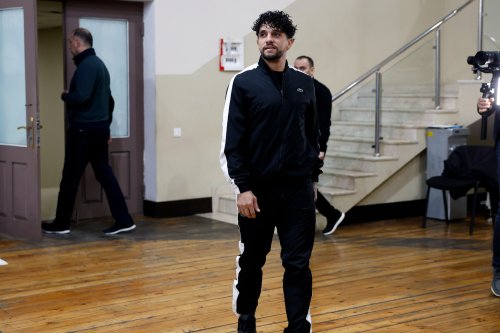 Kadi öz oxşarını Bakıda tapdı - FOTOLAR